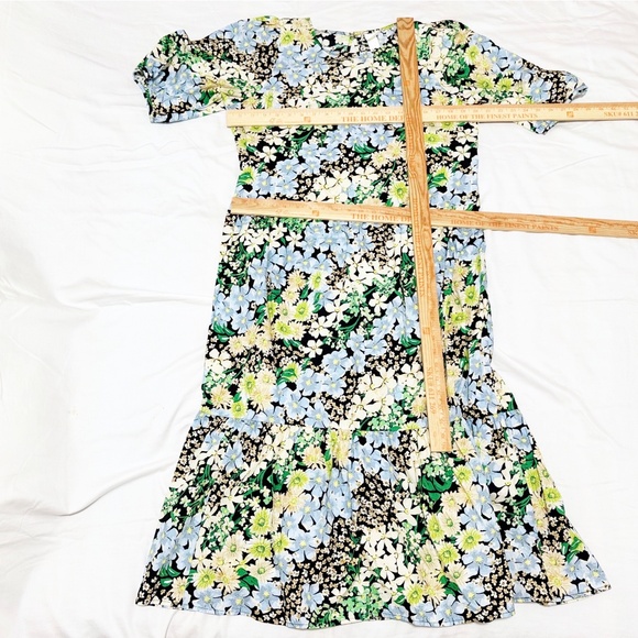 H&M Midi Floral Short Sleeve Dress M Medium Office/Career/Work/Party/Casual EUC - Picture 4 of 7